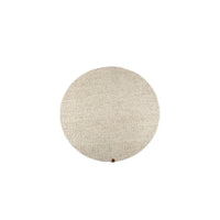 Rundt Pebble i beige fra HC Interior Rugs